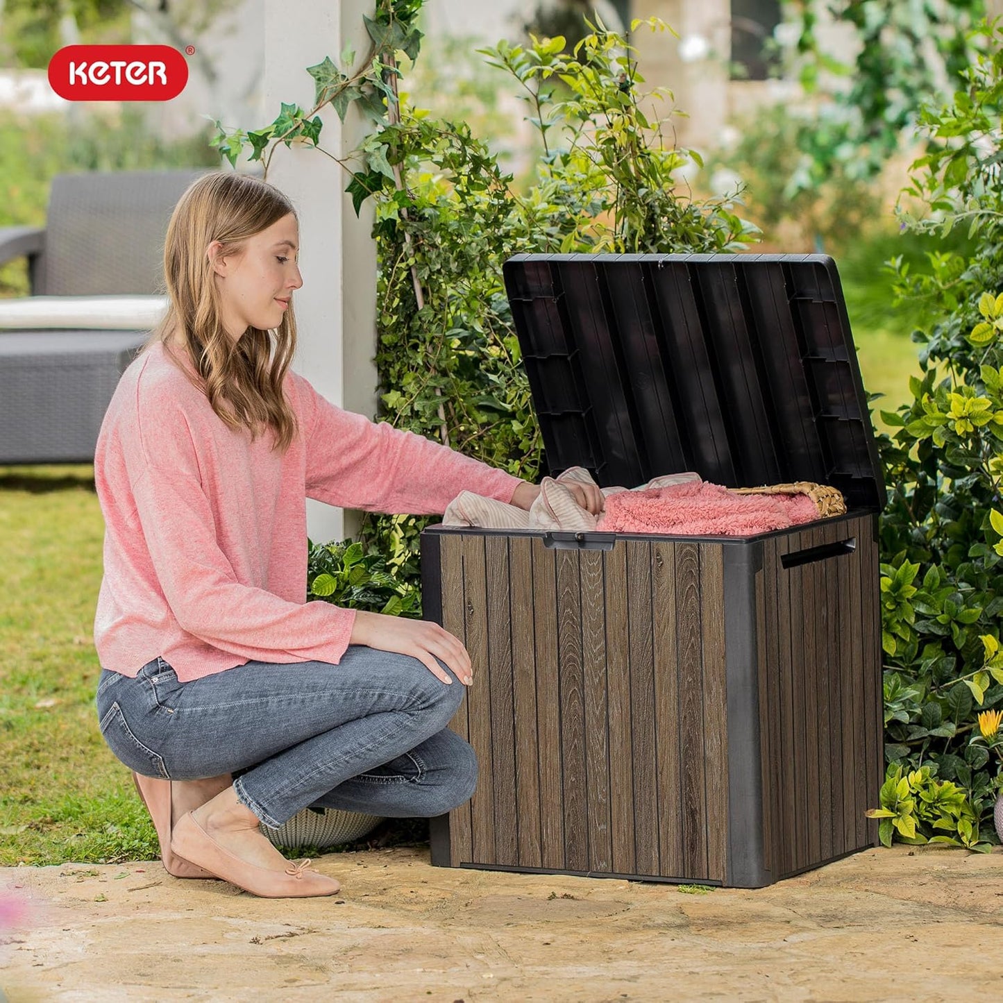  Keter Signature Everwood – Boîte De Rangement D'extérieur En Résine Et Table D'appoint Pour Meubles De Terrasse Pour Accessoires De Piscine Et De Jardin, Noyer