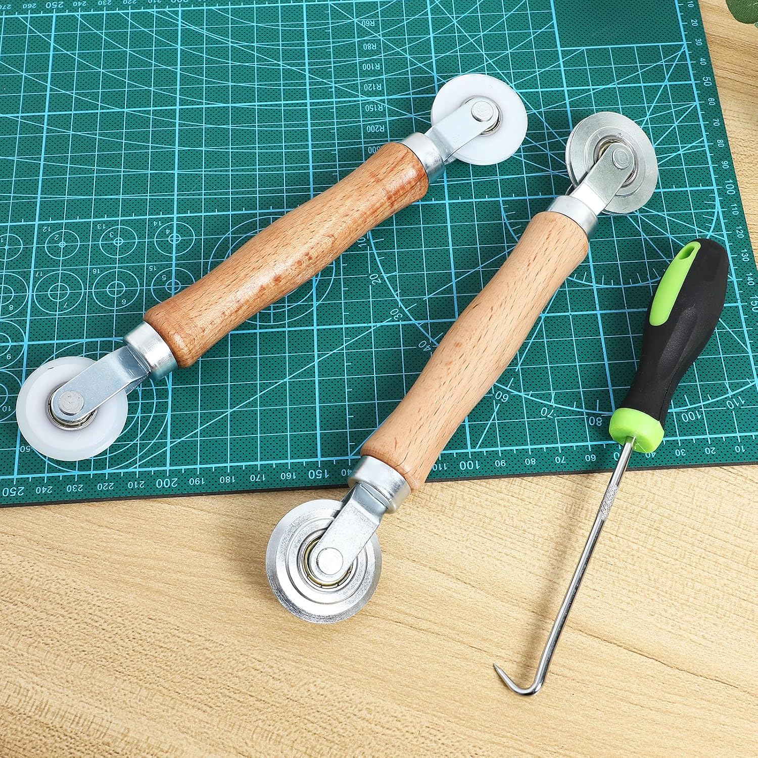  Artibetter Kit De Réparation Pour Moustiquaire Rouleau Ergonomique En Bois Et Métal, Outil à Rouleau Vert Pour Écrans De Porte Et Fenêtre, Accessoire Pratique Pour Boîte à Outils Maison